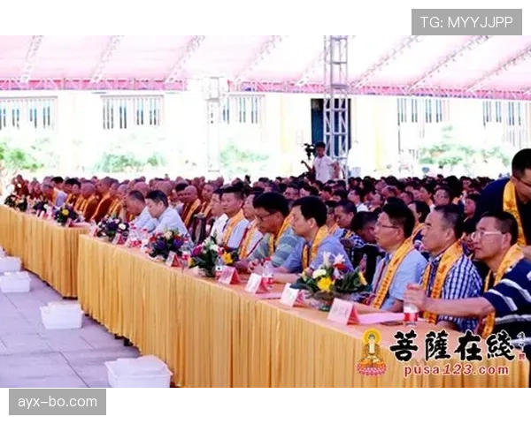 莱万多夫斯基积极投身慈善事业，助力儿童福利与教育发展