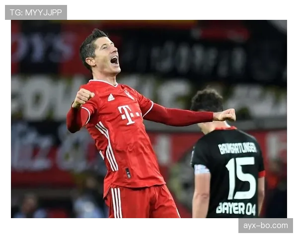 莱万多夫斯基本土三冠王征程中贡献关键表现