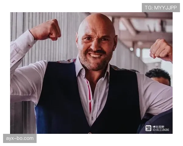 泰森·富里捣鼓的豪宅那阵仗，谁家客厅能有他一半排场？