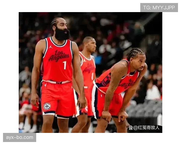 班·西蒙斯无球跑动拉开防线助哈登投篮命中效率提升